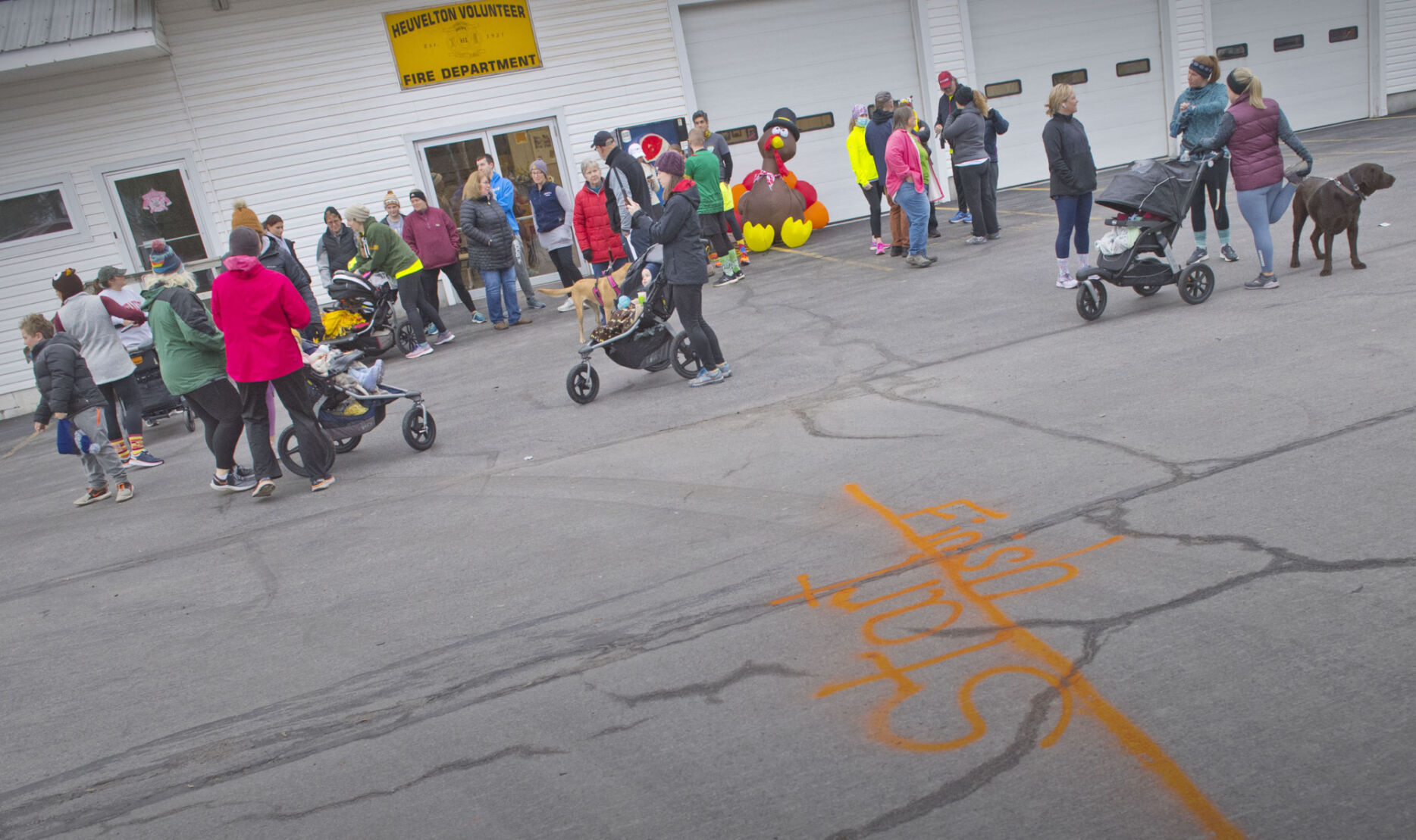 Gobbler Gallop supports food pantries